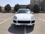 Porsche Cayenne-1
