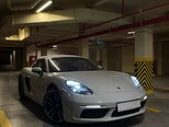 Porsche 718 Cayman-1