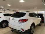 Hyundai Grand Santa Fe-2