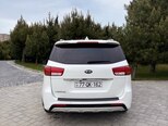 Kia Carnival-12