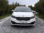 Kia Carnival-1