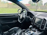 Porsche Cayenne-12