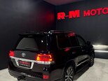 Toyota Land Cruiser-7