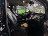 Mercedes V 220-9
