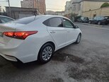 Hyundai Accent-11