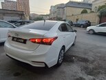 Hyundai Accent-15
