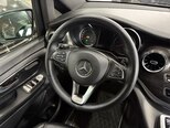 Mercedes V 220-10
