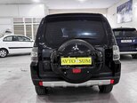Mitsubishi Pajero-10