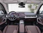 BMW iX1-6