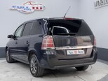 Opel Zafira-5