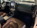 Toyota Land Cruiser-10