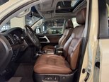 Toyota Land Cruiser-7
