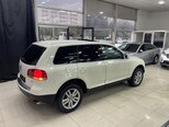 Volkswagen Touareg-11