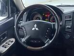 Mitsubishi Pajero-21