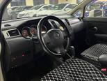 Nissan Tiida-21