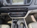 Kia Carnival-12