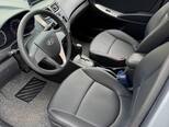 Hyundai Accent-14