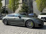 Porsche Panamera 4 E-Hybrid-12