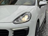 Porsche Cayenne-16