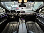 BMW 530e-12