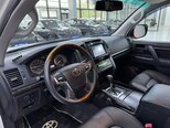 Toyota Land Cruiser-9