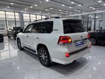 Toyota Land Cruiser-6