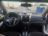 Hyundai Accent-12