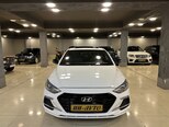 Hyundai Elantra-1