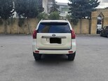 Toyota Land Cruiser Prado-5