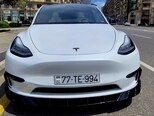 Tesla Model Y-1