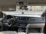 Kia Carnival-13