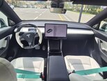 Tesla Model Y-3