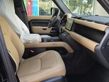 Land Rover Defender-7