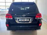 Toyota Land Cruiser-7