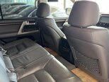 Toyota Land Cruiser-10