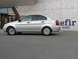 Hyundai Accent-12
