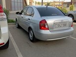 Hyundai Accent-8