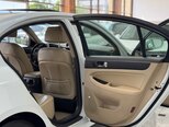 Hyundai Genesis-22