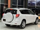 Toyota RAV4-8