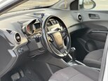 Chevrolet Aveo-12