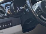 Kia Carnival-17