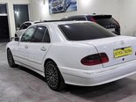 Mercedes E 320-5