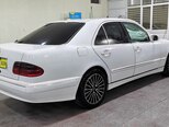 Mercedes E 320-9