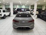 Hyundai Elantra-4