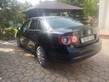 Volkswagen Jetta-4