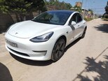Tesla Model 3-1