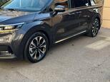Kia Carnival-2