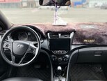Hyundai Accent-11