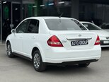 Nissan Tiida-5