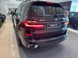 BMW X7-8